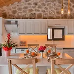 Uezuemlue 1 Bedroom Secluded With Private Pool Hot Tub וילה קלקן