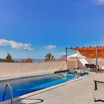 Uezuemlue 1 Bedroom Secluded With Private Pool Hot Tub *