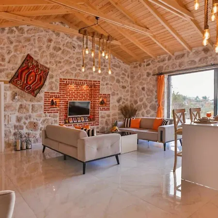 Uezuemlue 1 Bedroom Secluded With Private Pool Hot Tub Vilă