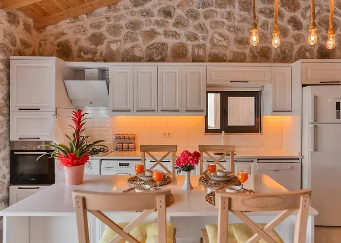 Uezuemlue 1 Bedroom Secluded With Private Pool Hot Tub Vila Kalkan