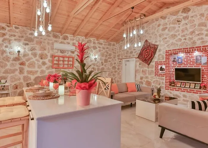 Uezuemlue 1 Bedroom Secluded With Private Pool Hot Tub Kalkan