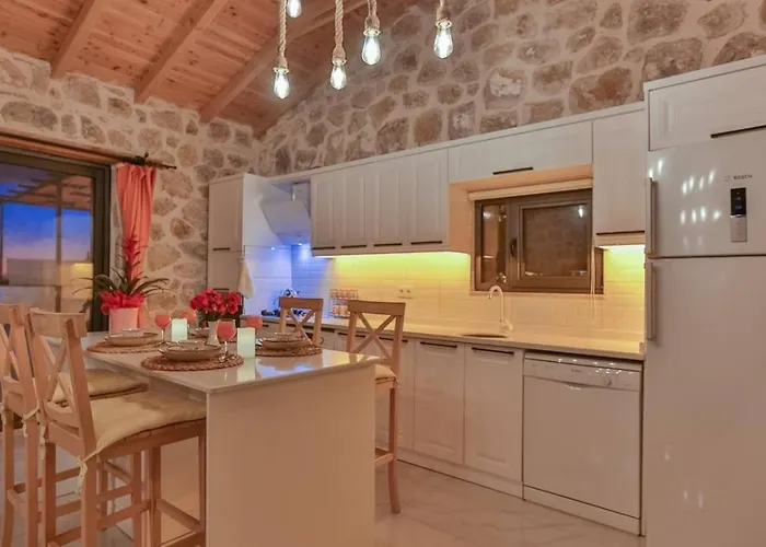 Vila Uezuemlue 1 Bedroom Secluded With Private Pool Hot Tub Kalkan
