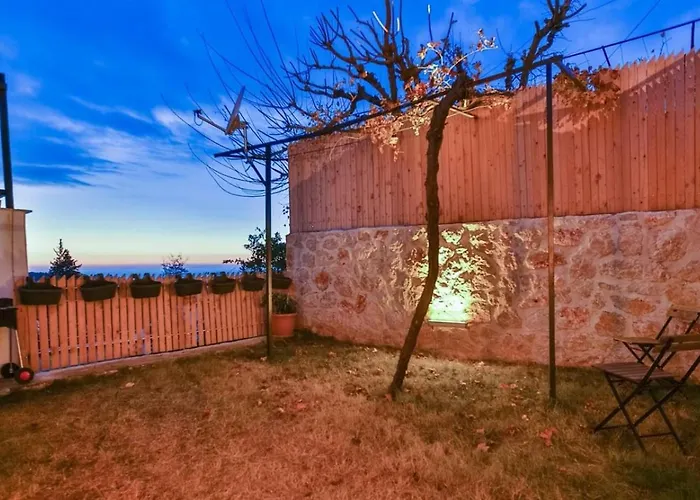 Uezuemlue 1 Bedroom Secluded With Private Pool Hot Tub Vila