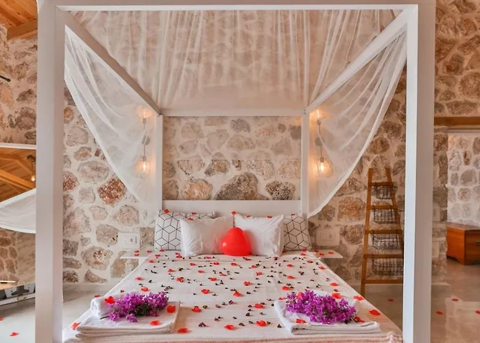 Uezuemlue 1 Bedroom Secluded With Private Pool Hot Tub