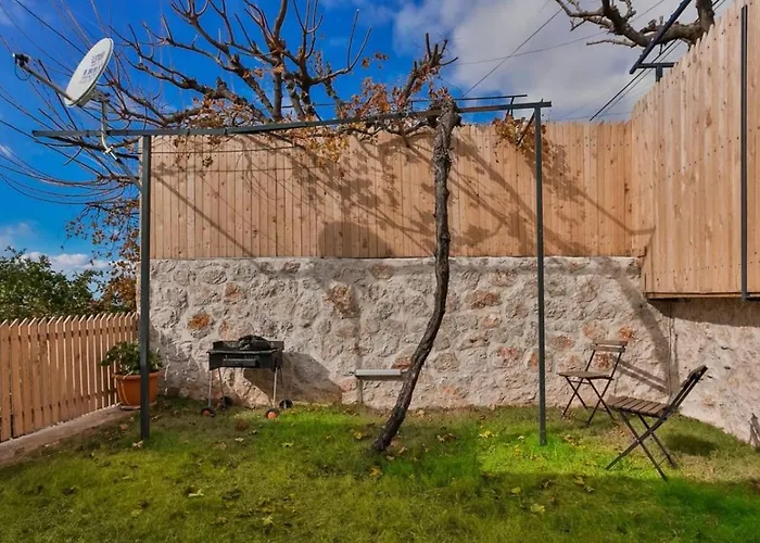 Uezuemlue 1 Bedroom Secluded With Private Pool Hot Tub Vilă