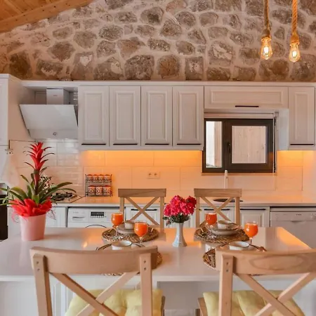 Uezuemlue 1 Bedroom Secluded With Private Pool Hot Tub Villa Kalkan