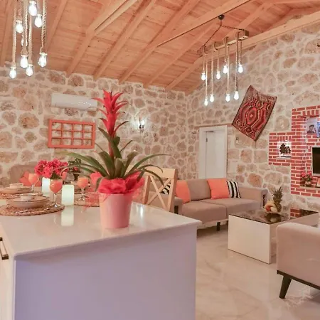 Uezuemlue 1 Bedroom Secluded With Private Pool Hot Tub Kalkan
