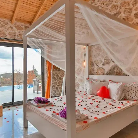 Uezuemlue 1 Bedroom Secluded With Private Pool Hot Tub