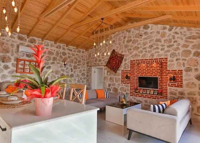 Villa Uezuemlue 1 Bedroom Secluded With Private Pool Hot Tub Kalkan