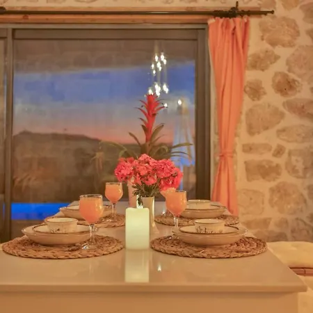 Vilă Uezuemlue 1 Bedroom Secluded With Private Pool Hot Tub