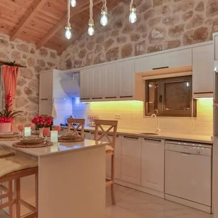 Vilă Uezuemlue 1 Bedroom Secluded With Private Pool Hot Tub Kalkan